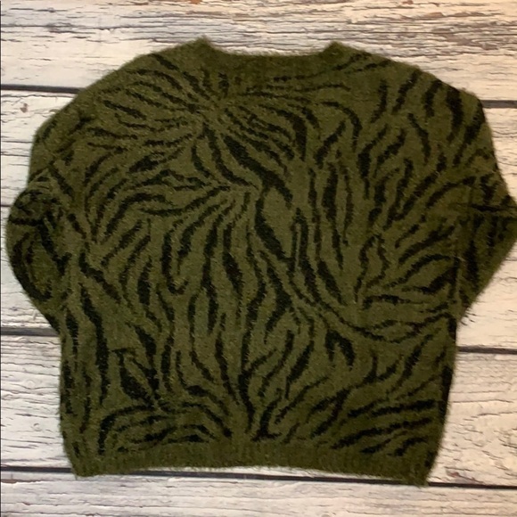 Wonderly Curvy Eyelash Sweater - Picture 3 of 11